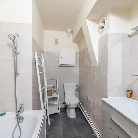 Avec Balcon, A 50m, Proche Vieux Port Apartment