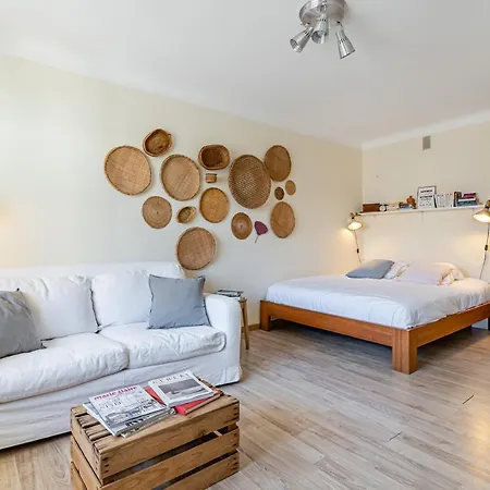 Apartment Avec Balcon, A 50m, Proche Vieux Port *